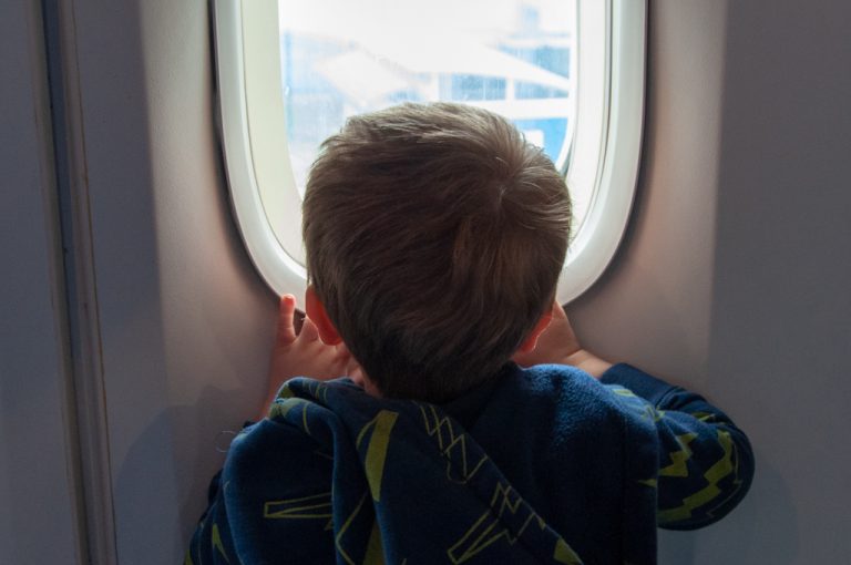 60 TSA Friendly Airplane Snacks for Kids, Toddlers, and Preschoolers