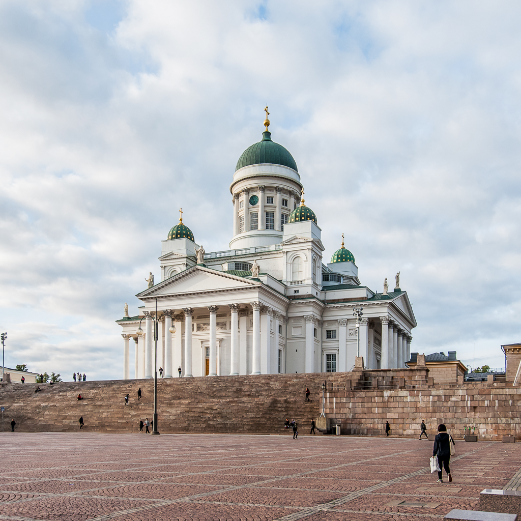 Helsinki Cathedral, Senate Square